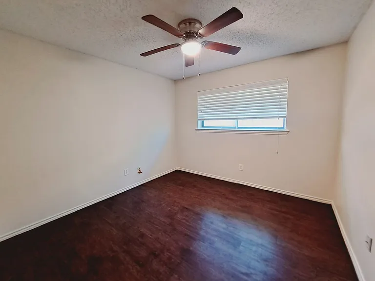 4106 Cedar Creek Dr — Photo 17