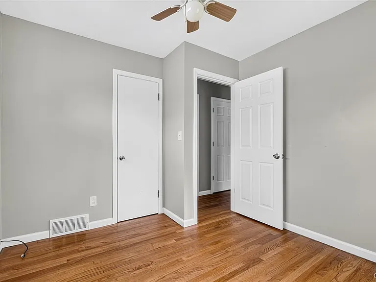 211 Windemere Rd — Photo 12