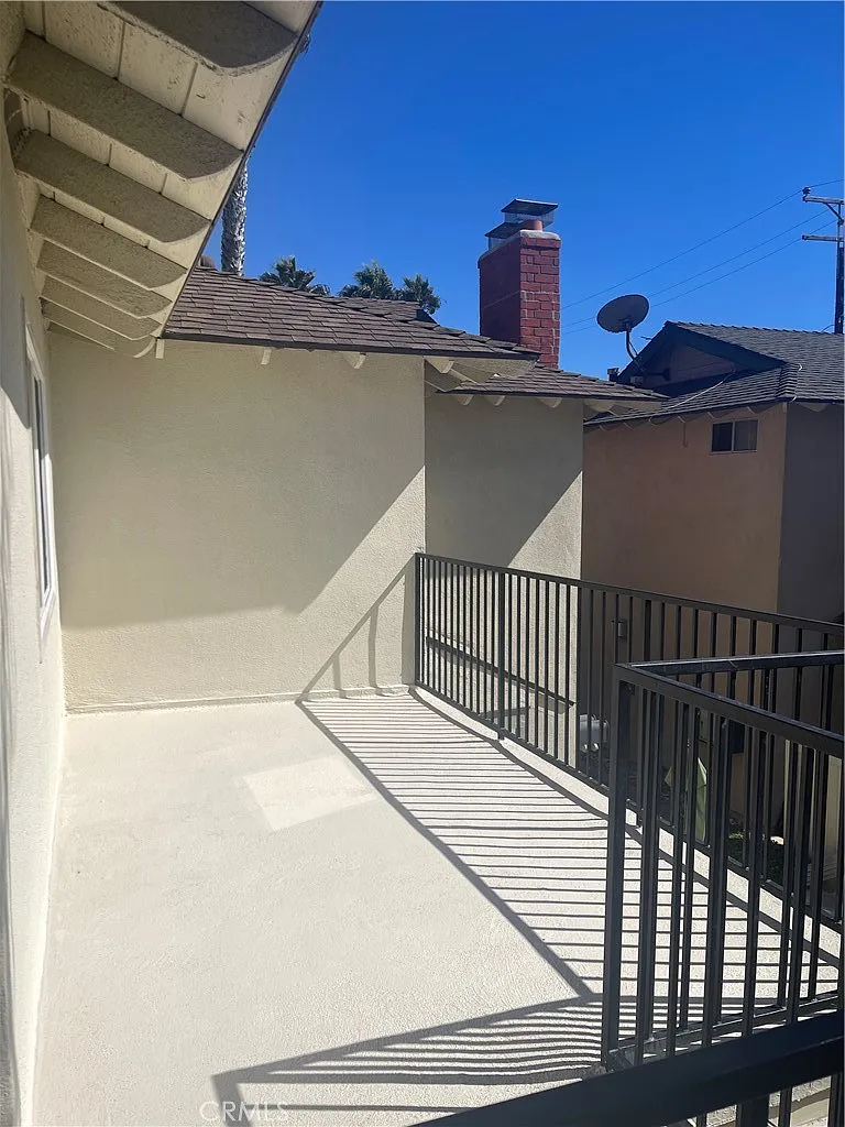 2 bed, 800 sqft, $3,500 — Photo 3