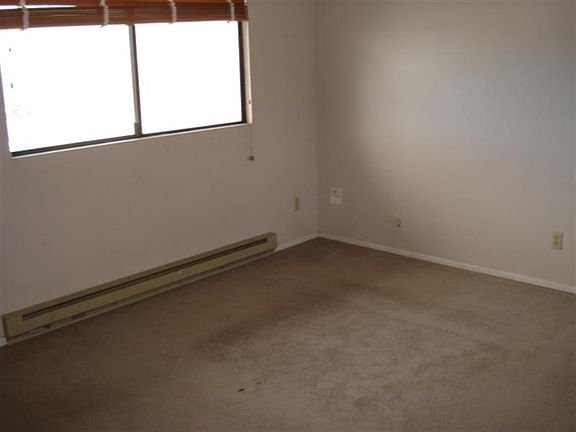 4th image of 5002 N Calvin Rd