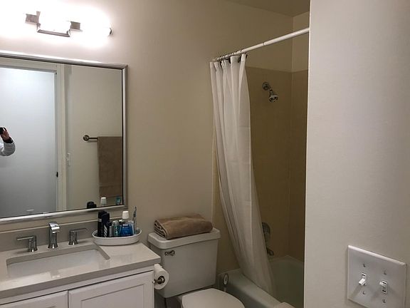 3rd image of 1411 E Murphys Ln #A
