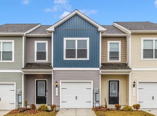 45 Bloomsbury St, Falling Waters, WV 25419