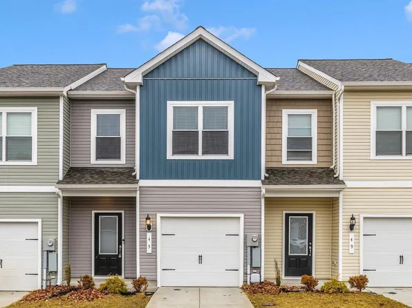 45 Bloomsbury St, Falling Waters, WV 25419