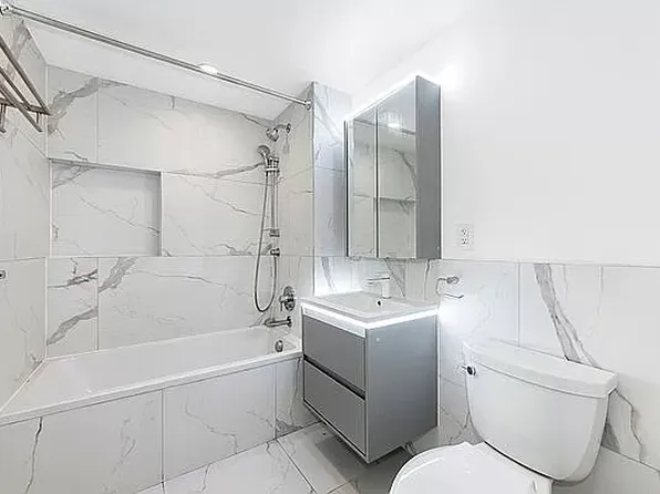 2128 Ocean Avenue image 8 of 19