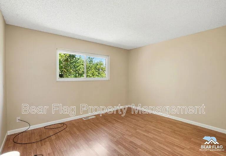 1312 Mission Dr — Photo 16