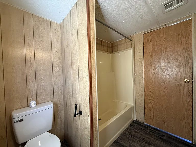 2111 Santa Cruz Ave — Photo 15