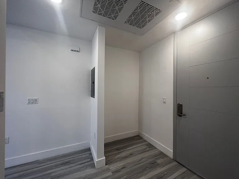 545 N Heliotrope Dr #204 — Photo 6