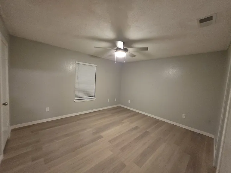7501 April Ln #7501 — Photo 8