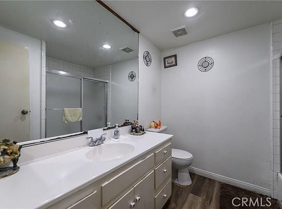 5th image of 521 S Lyon St Unit 135