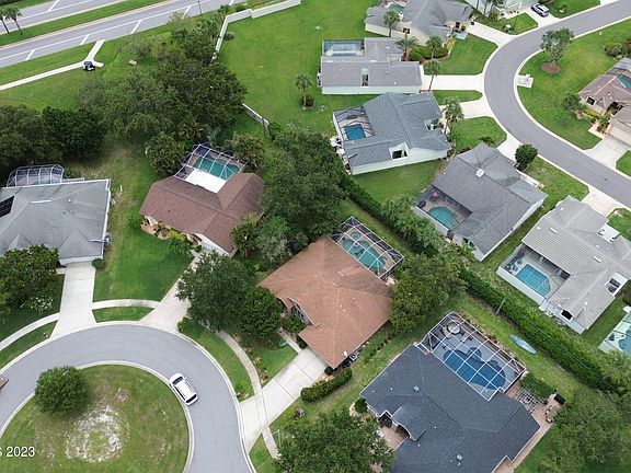 4th image of 348 Lake Victoria Cir