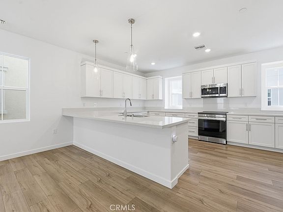4th image of 2511 Bombay St