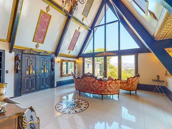 3rd image of 1620 Cliffdale Rd