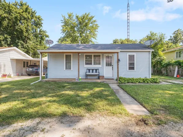 403 W Ellis St, Knox, IN 46534