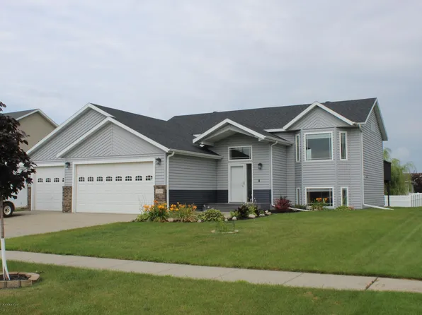 4370 54th St S, Fargo, ND 58104