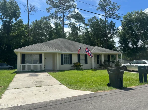 8104 Leake St #2, Bay Saint Louis, MS 39520