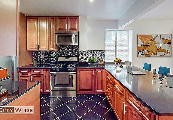 5th image of 5 W 91st St APT 1B