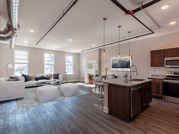 Spacious light filled apartment with high ceilings, cool quality finishes.