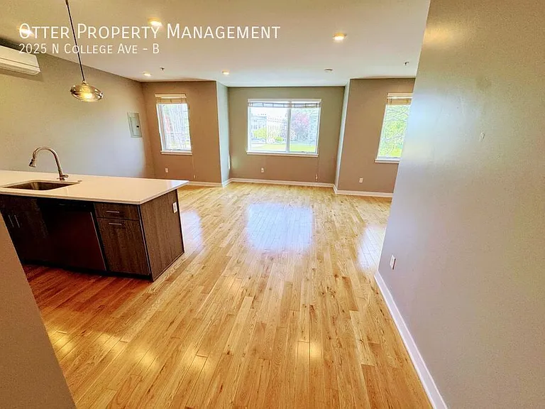 2025 N College Ave #B — Photo 12