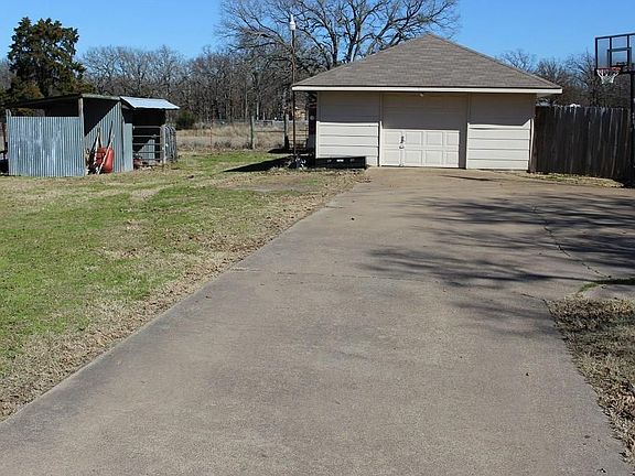 3rd image of 310 Cherry Blossom Ln
