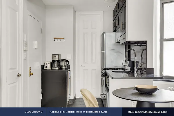 Rented by The Blueground | media 21