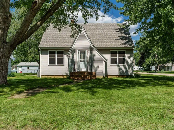 808 Wayne Dr, Machesney Park, IL 61115