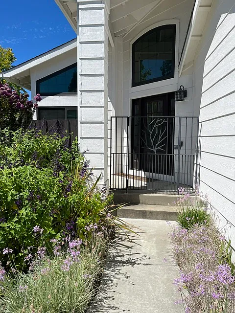 4 bed, 2.5 bath, 1782 sqft, $4,400 — Photo 2