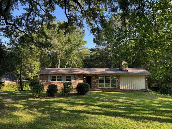 5917 Vogel Rd, Mobile, AL 36693