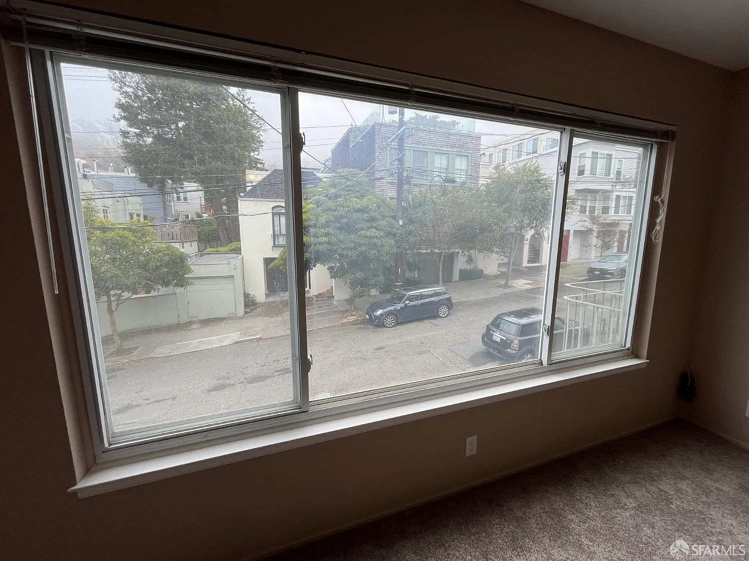 2 bed, 1.0 bath, 900 sqft — Photo 4