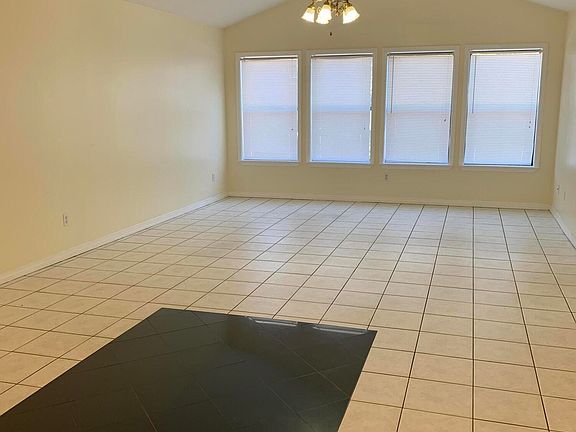 3rd image of 2221 Gloria Cir