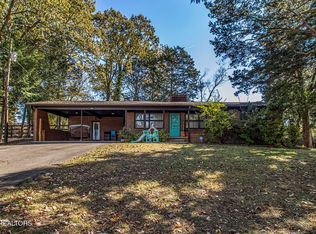 410 Douglas Ln, Clinton, TN 37716
