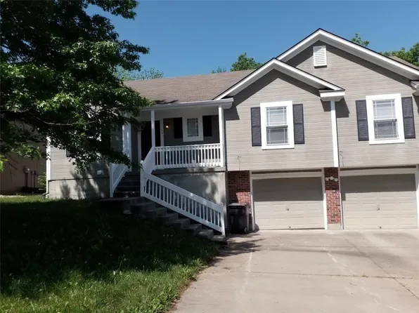 1601 NW Nicholas Dr, Grain Valley, MO 64029