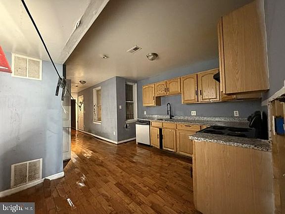 5th image of 2529 Woodbrook Ave