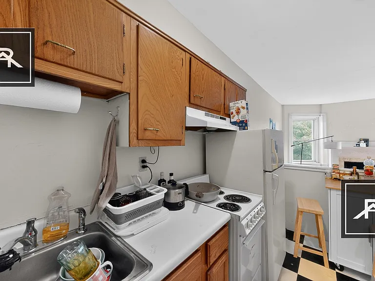 1073 Beacon St #6 — Photo 6