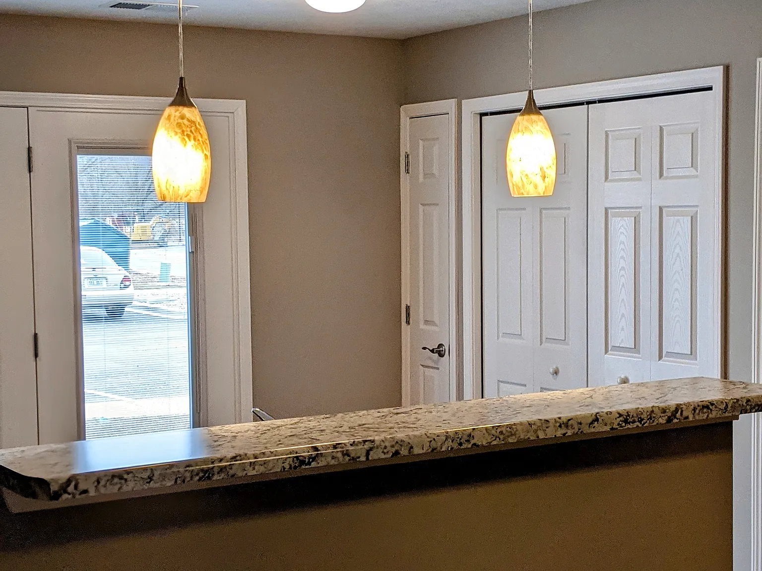 River Pointe Apartments - 12522-102 — Photo 4