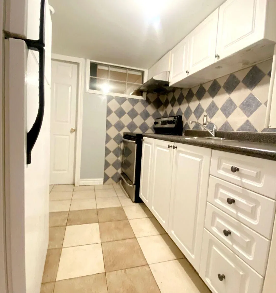 2 bed, $1,300 — Photo 4