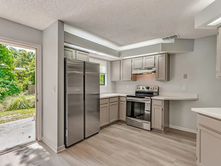 2406 Pirates Bay Dr — Photo 17