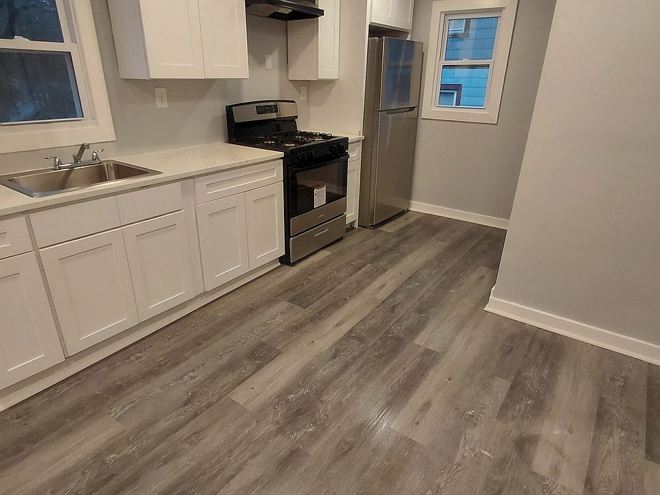 1st image of 122 Garden St Floor 2