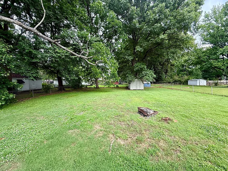 1116 W Nettleton Ave — Photo 21