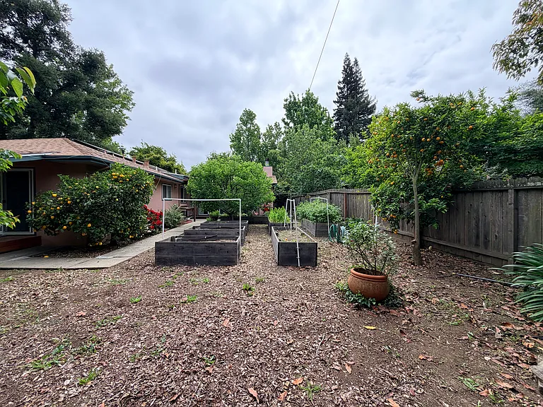 179 E Creek Dr — Photo 13