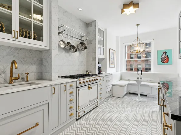 14 Sutton Place South image 3 of 12