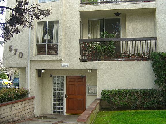 2nd image of 570 W Stocker St Unit 304
