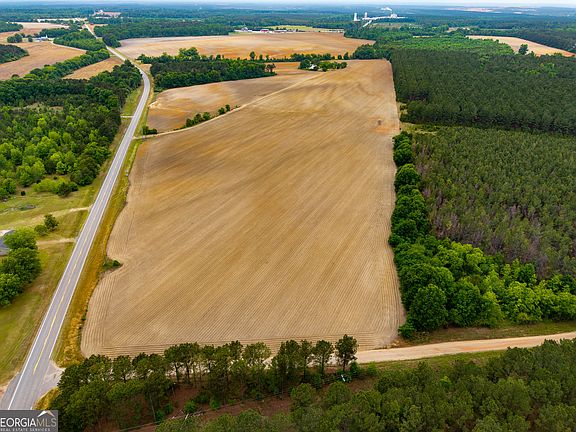 4th image of 1 Highway 80
