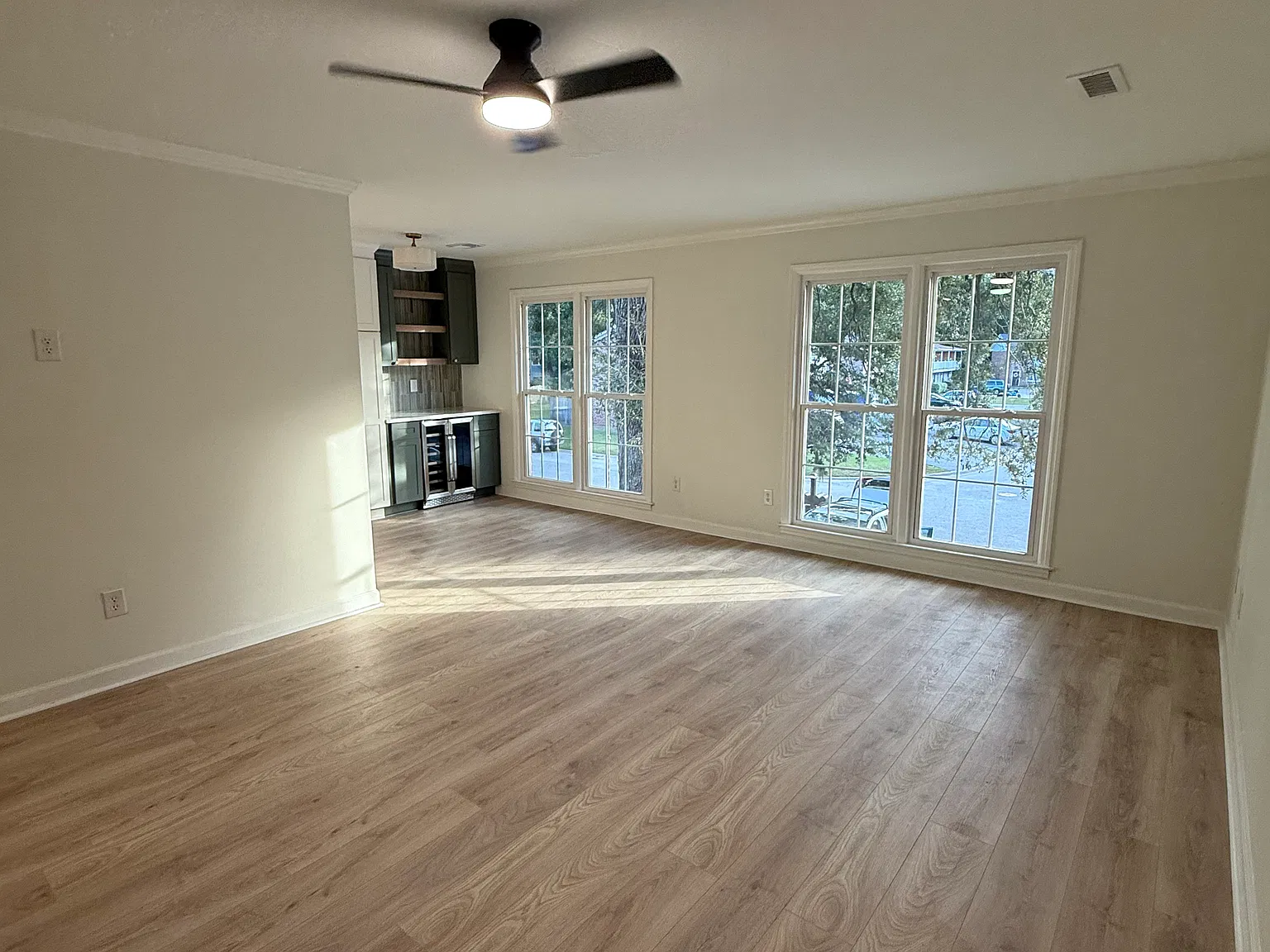 2 bed, 933 sqft, $2,100 — Photo 1
