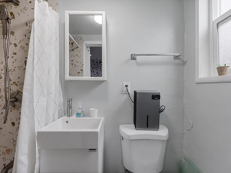 1325 Sacramento St #1 — Photo 32