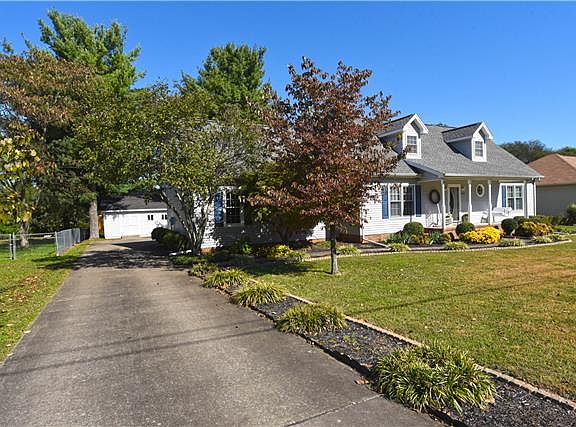 2nd image of 2220 High Meadow Dr