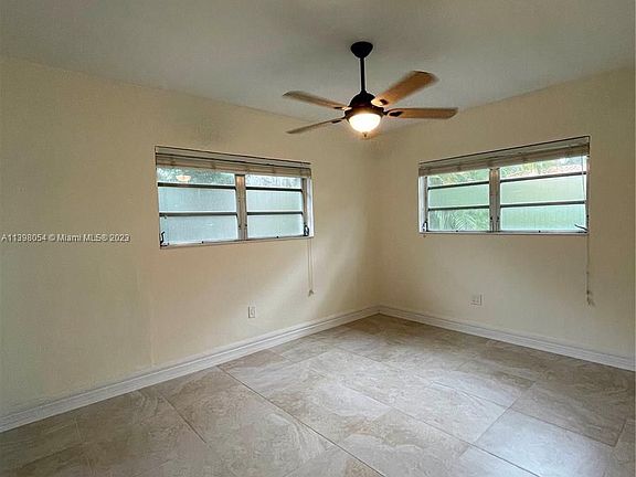 4th image of 822 Medina Ave