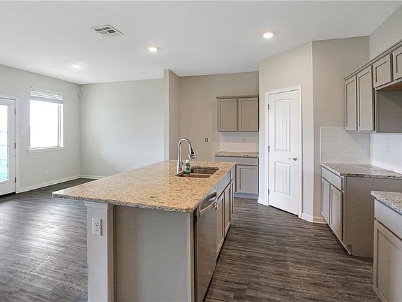 3rd image of 3645 Bravilla Way