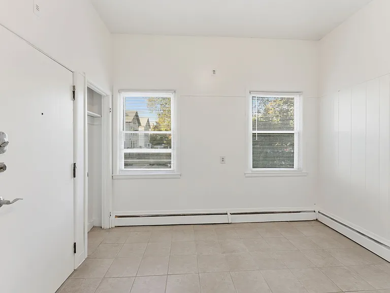 85 Parade St #1R — Photo 9