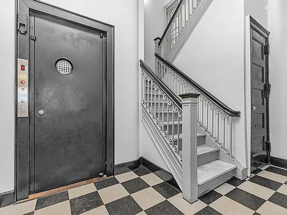5th image of 328 W 83rd St #1D