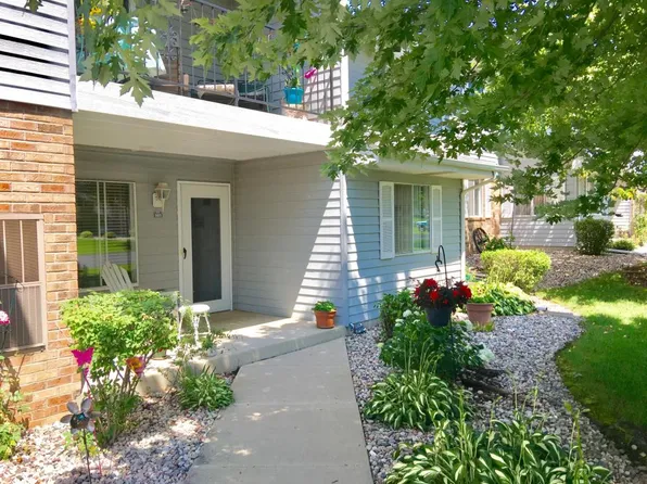 1225 Sunnyslope Dr, Racine, WI 53406